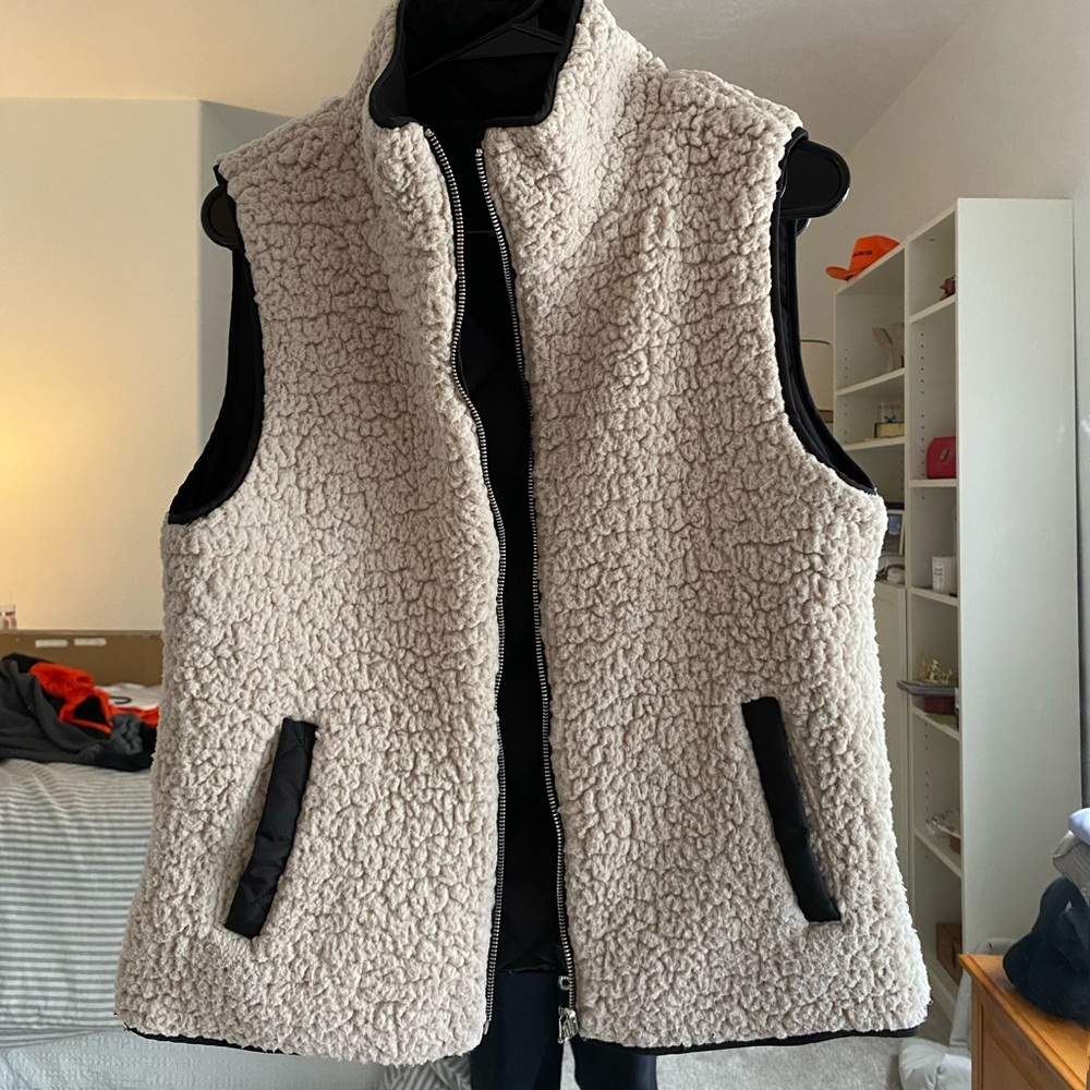 Reversible vest - Picture 2 of 3